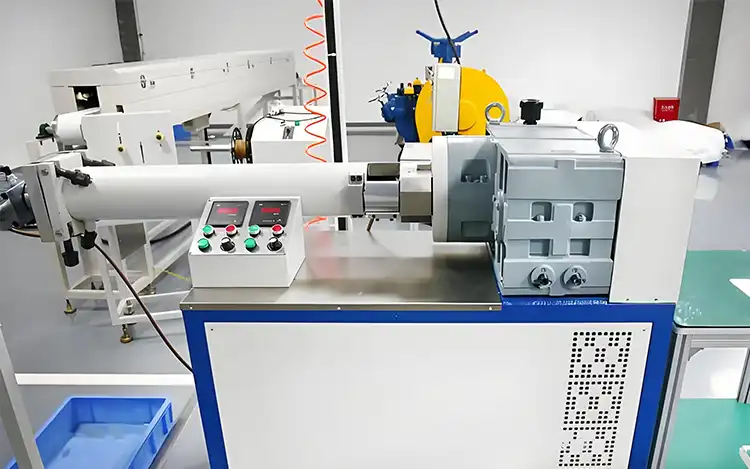 Panoramica del processo di estrusione del silicone