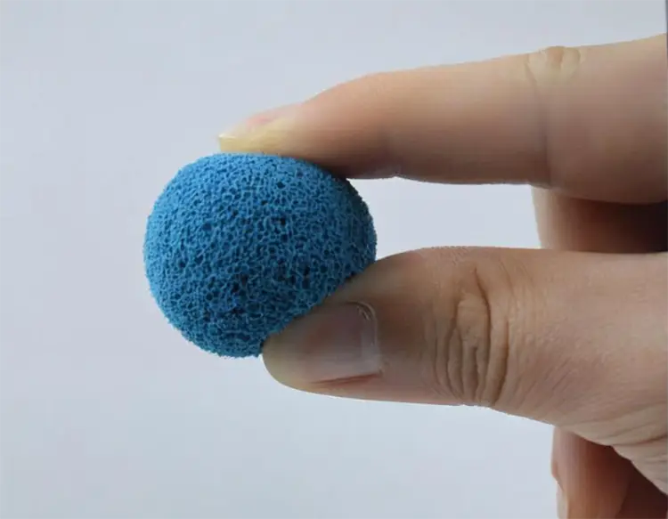 Choosing the right softness hardness of a sponge cleaning ball